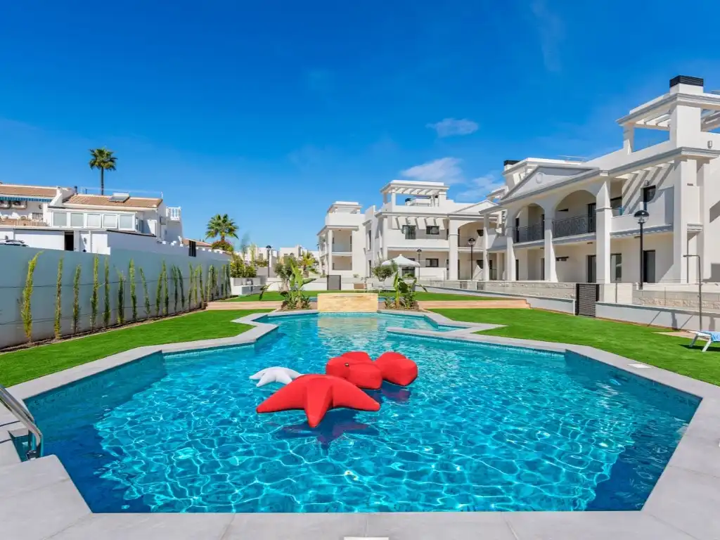 Apartament amb piscina en venda a Calle Número Siete, imagen 3
