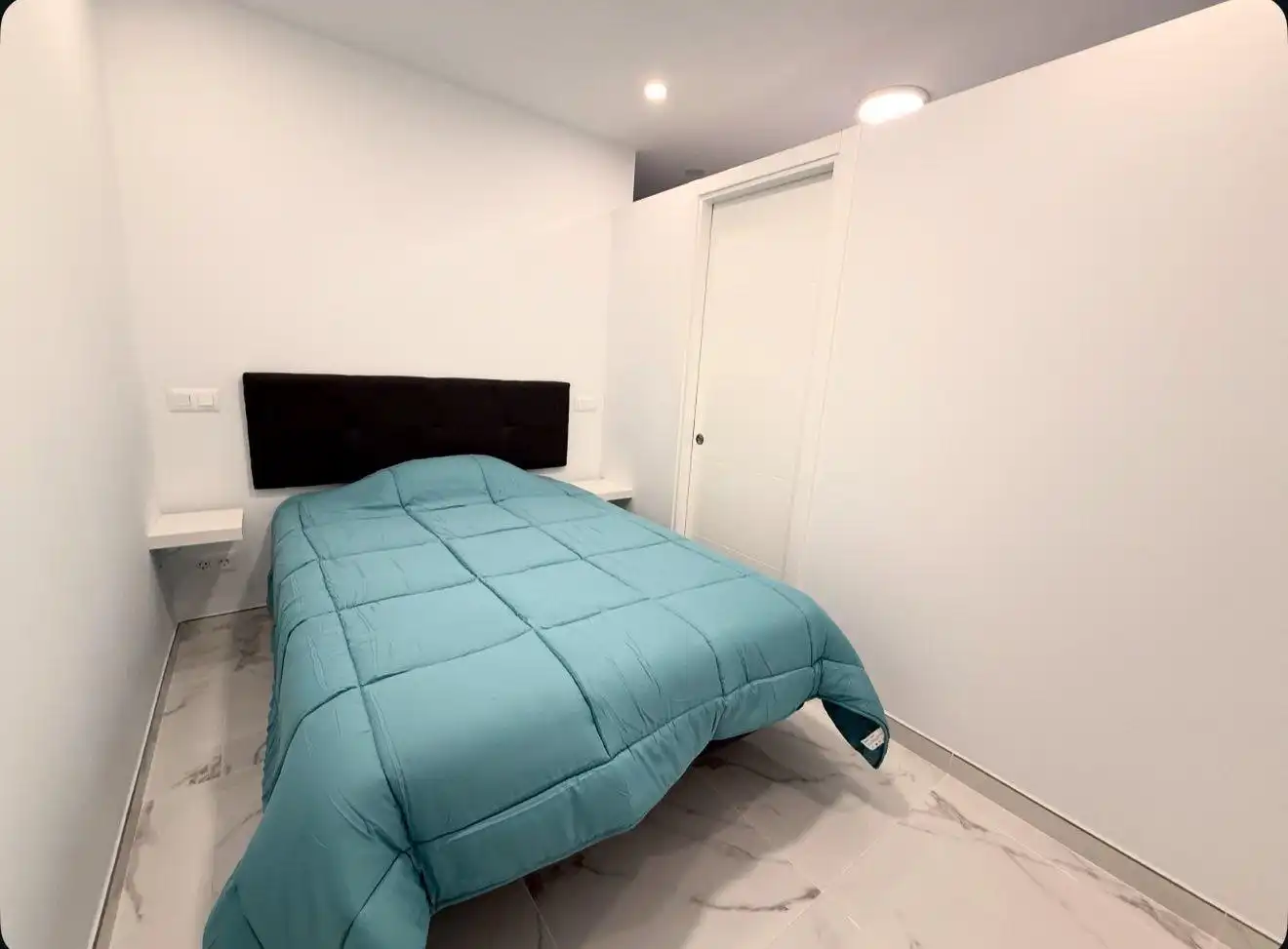 Dormitori de Apartament de lloguer en Arona amb Terrassa i Piscina comunitària