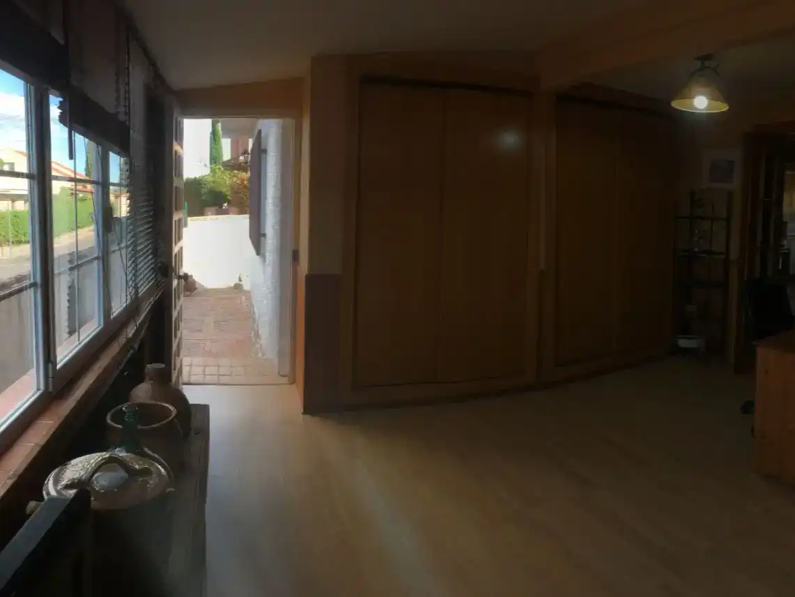 Wohnung zum Verkauf in Cobisa mit Klimaanlage, Privatgarten und Parkett