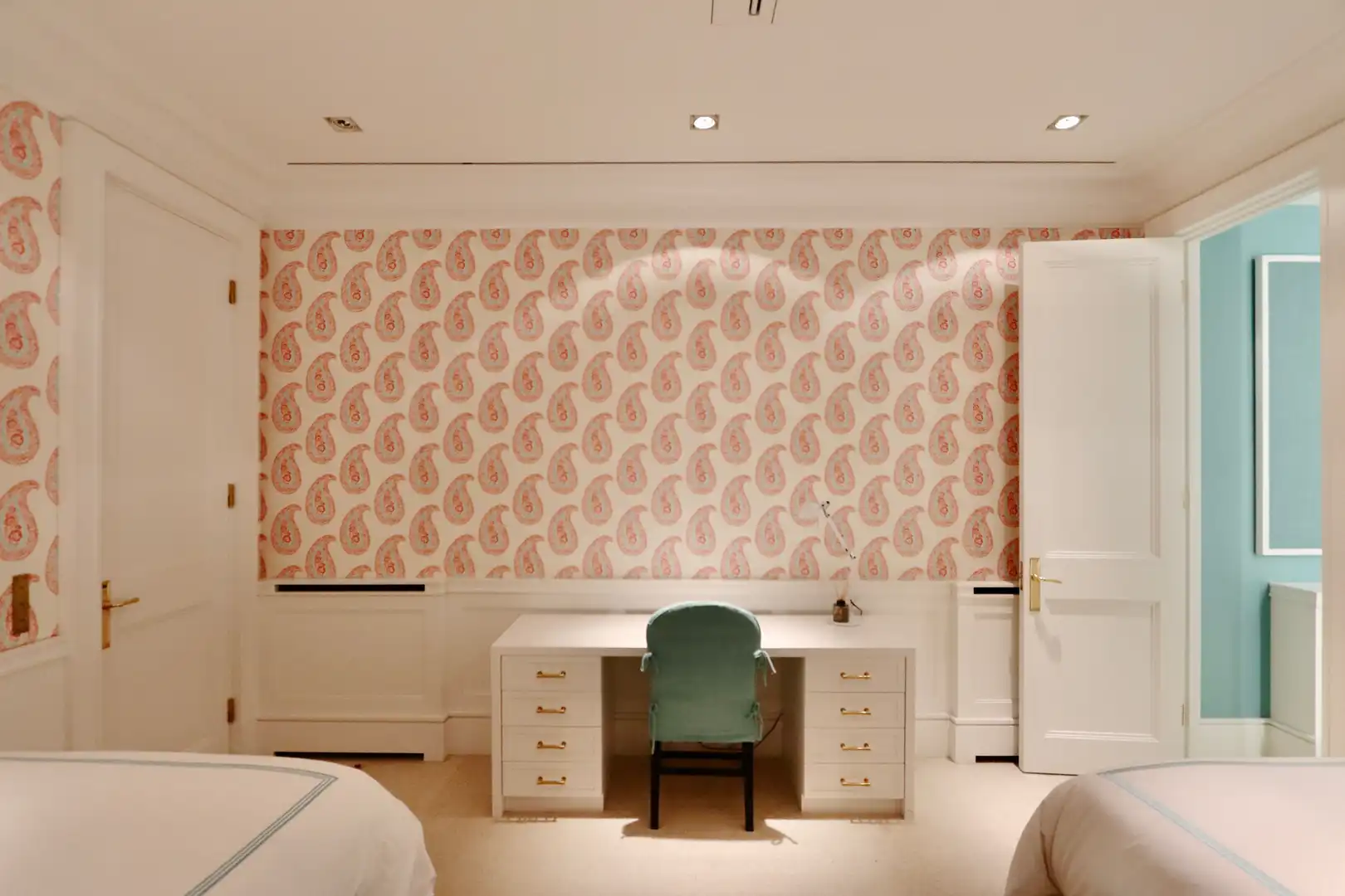 Bedroom of Flat for sale in Madrid  with Air Conditioner, Heating and Storage room