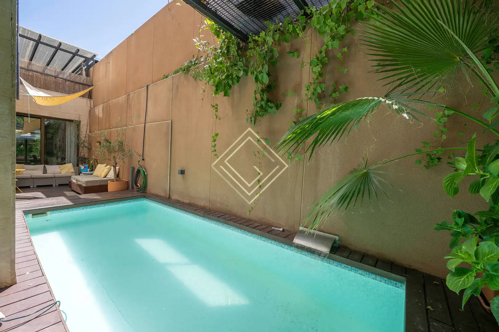 Piscina de Casa o xalet en venda en Madrid amb Aire condicionat, Calefacció i Terrassa