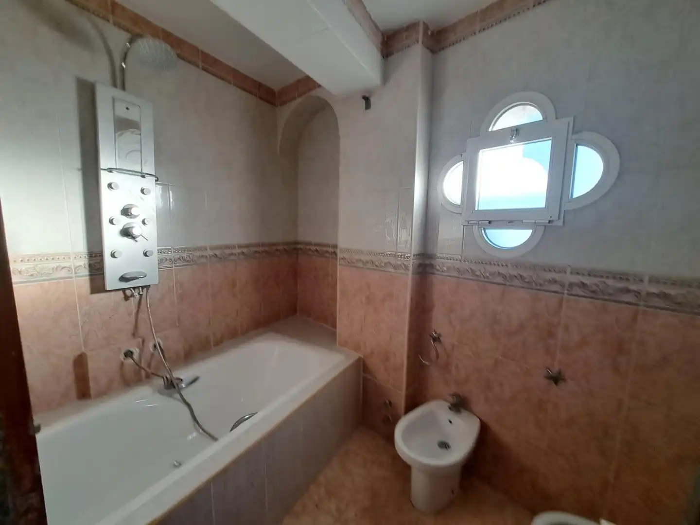 Baño de Piso en venta en Algeciras