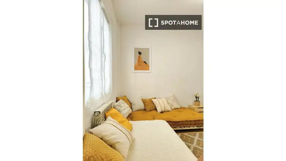 Bedroom of Flat for share in  Pamplona / Iruña  with Air Conditioner, Heating and Terrace