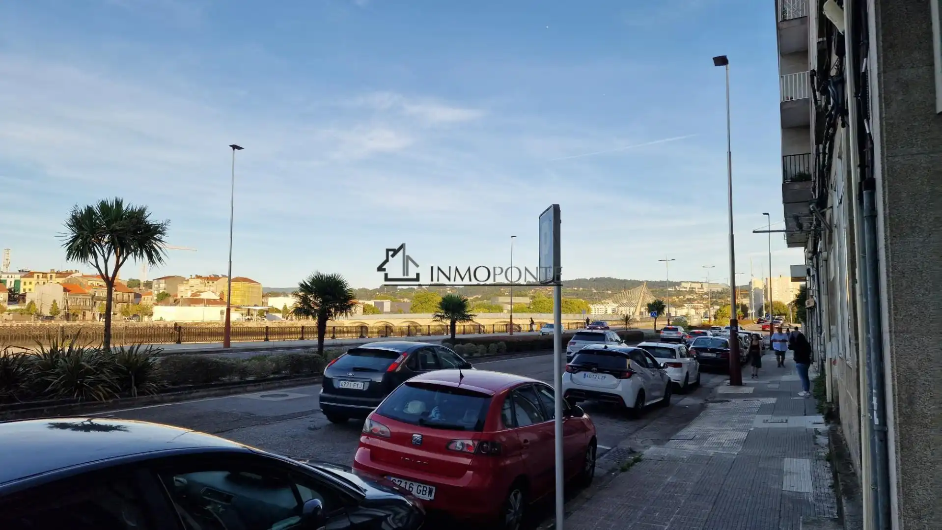 Vista exterior de Local en venda en Pontevedra Capital 