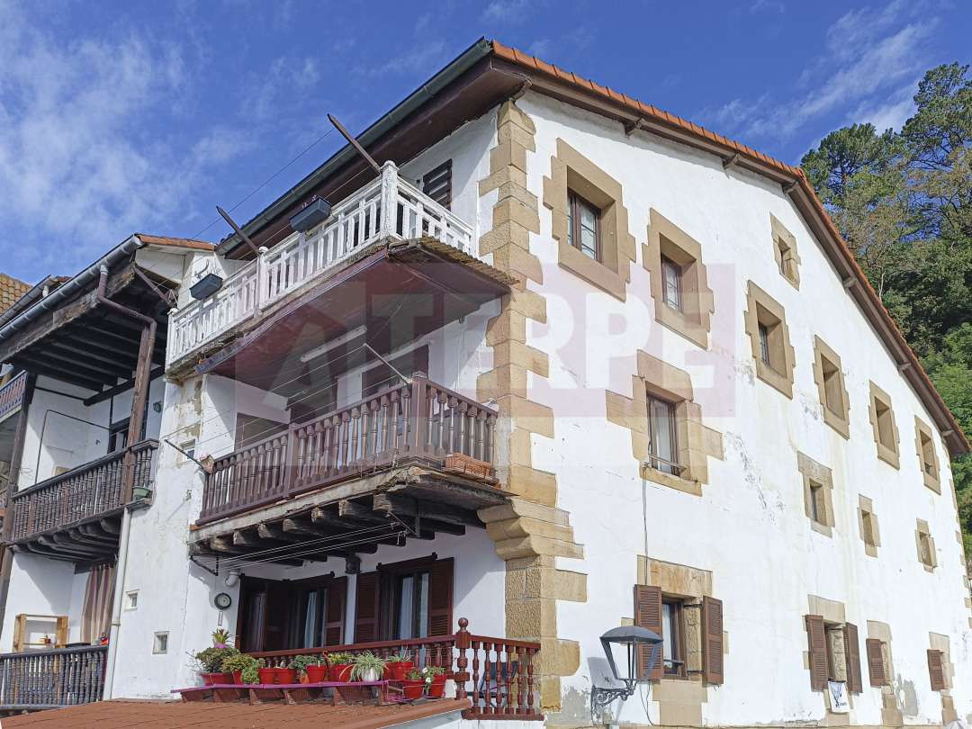 Vista exterior de Piso en venta en Pasaia con Balcón