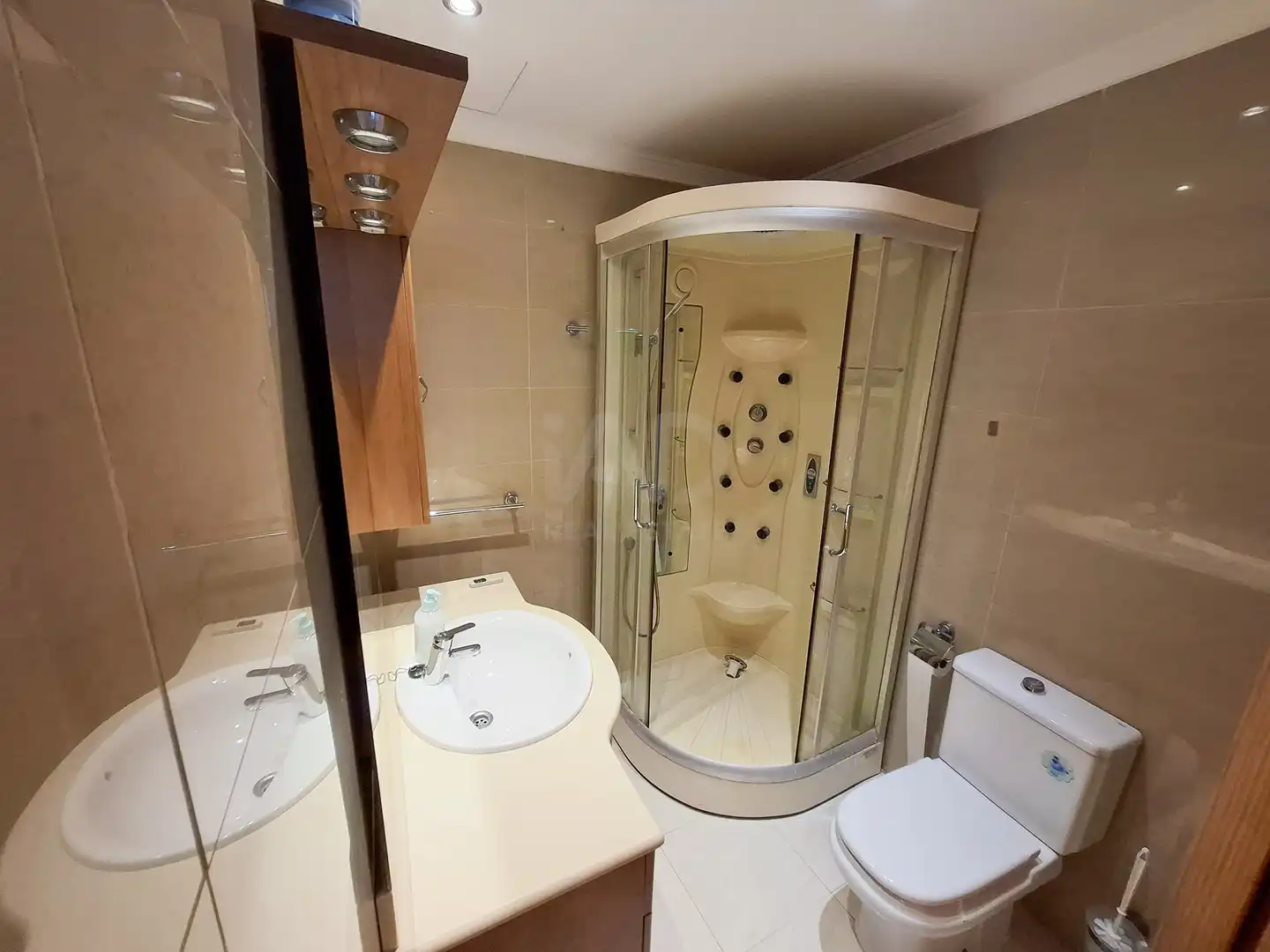 Baño de Piso en venta en  Palma de Mallorca con Aire acondicionado y Calefacción