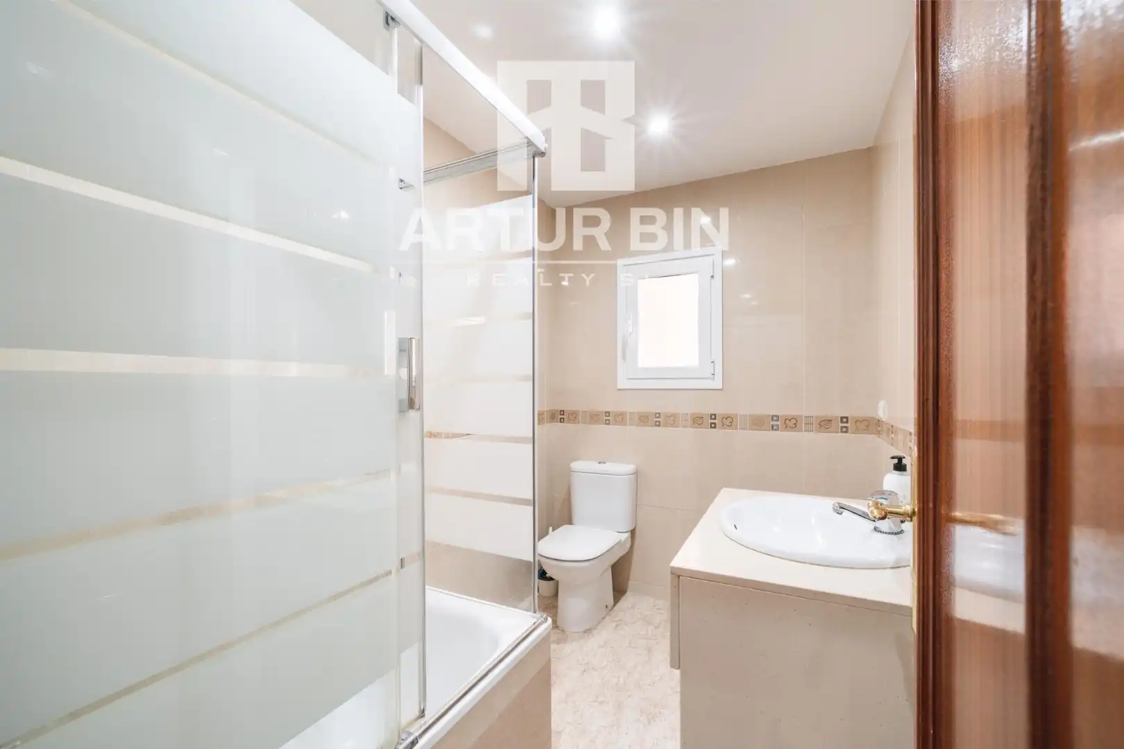 Baño de Piso en venta en Quart de Poblet con Aire acondicionado y Trastero