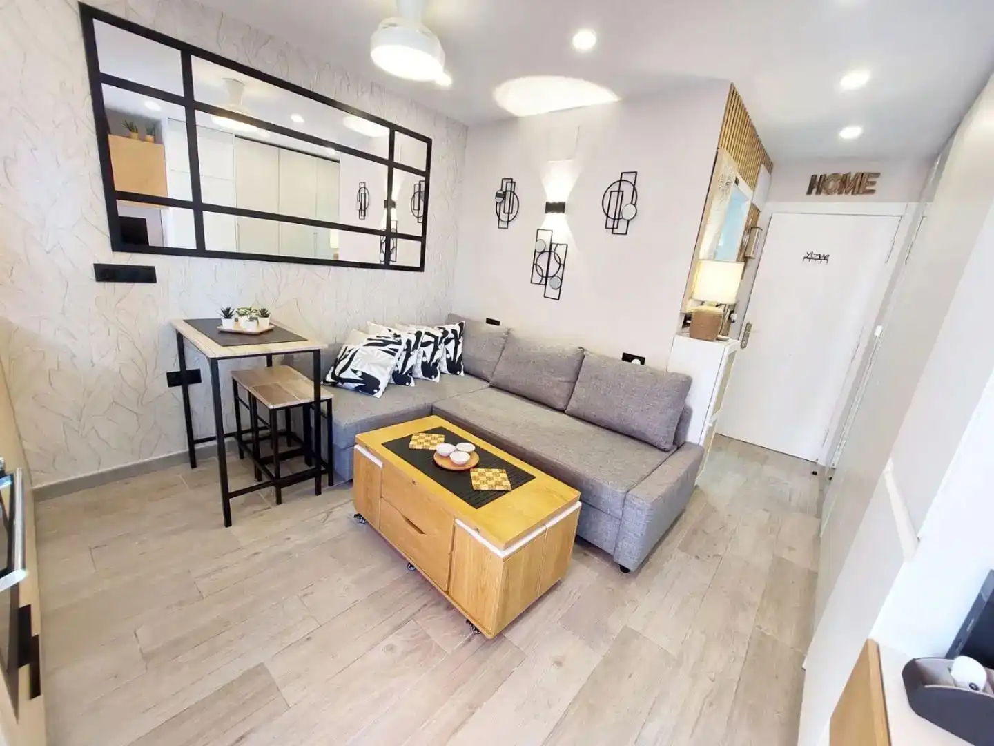Sala d'estar de Apartament en venda en Benalmádena amb Aire condicionat, Piscina i Balcó
