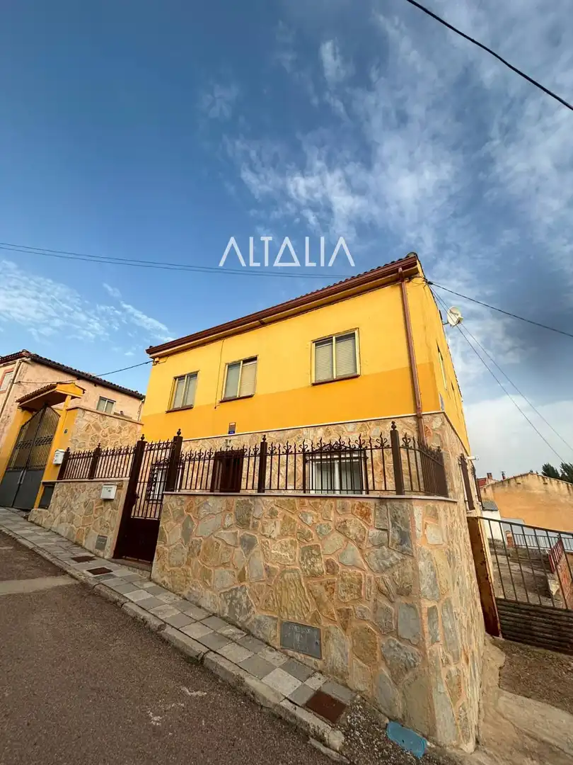 Vista exterior de Casa o xalet en venda en Mariana amb Calefacció