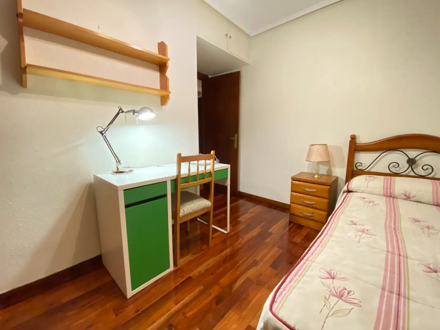 Bedroom of Flat for rent in Bilbao   with Heating, Terrace and Furnished