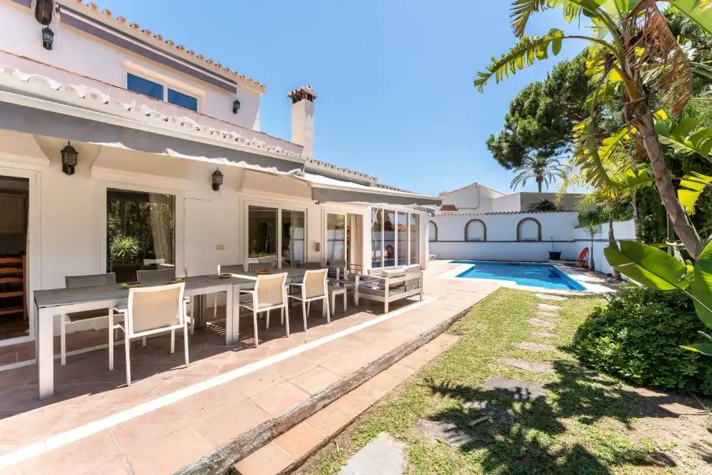 Xalet amb piscina en venda a Elviria - Cabopino, imagen 4