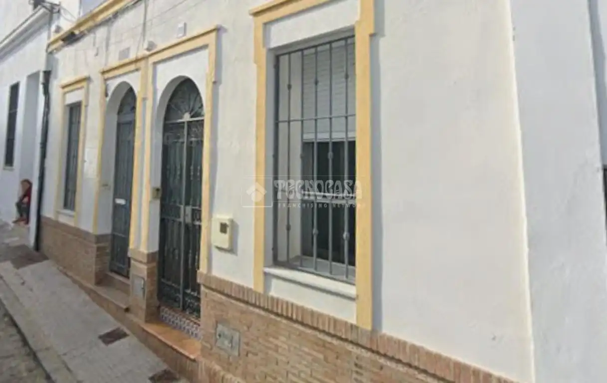 Vista exterior de Casa adosada en venda en Ayamonte amb Aire condicionat
