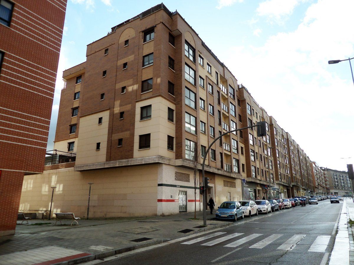 Vista exterior de Local de alquiler en Valladolid Capital
