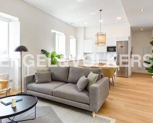 Living room of Apartment to rent in  Madrid Capital  with Air Conditioner, Heating and Balcony