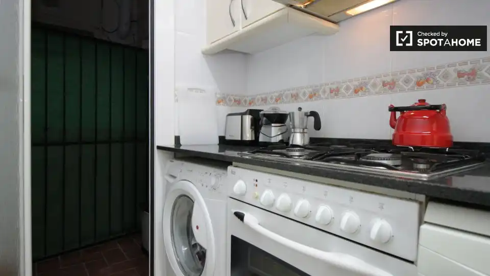 Cocina de Piso de alquiler en Barcelona con Aire acondicionado, Calefacción y Amueblado