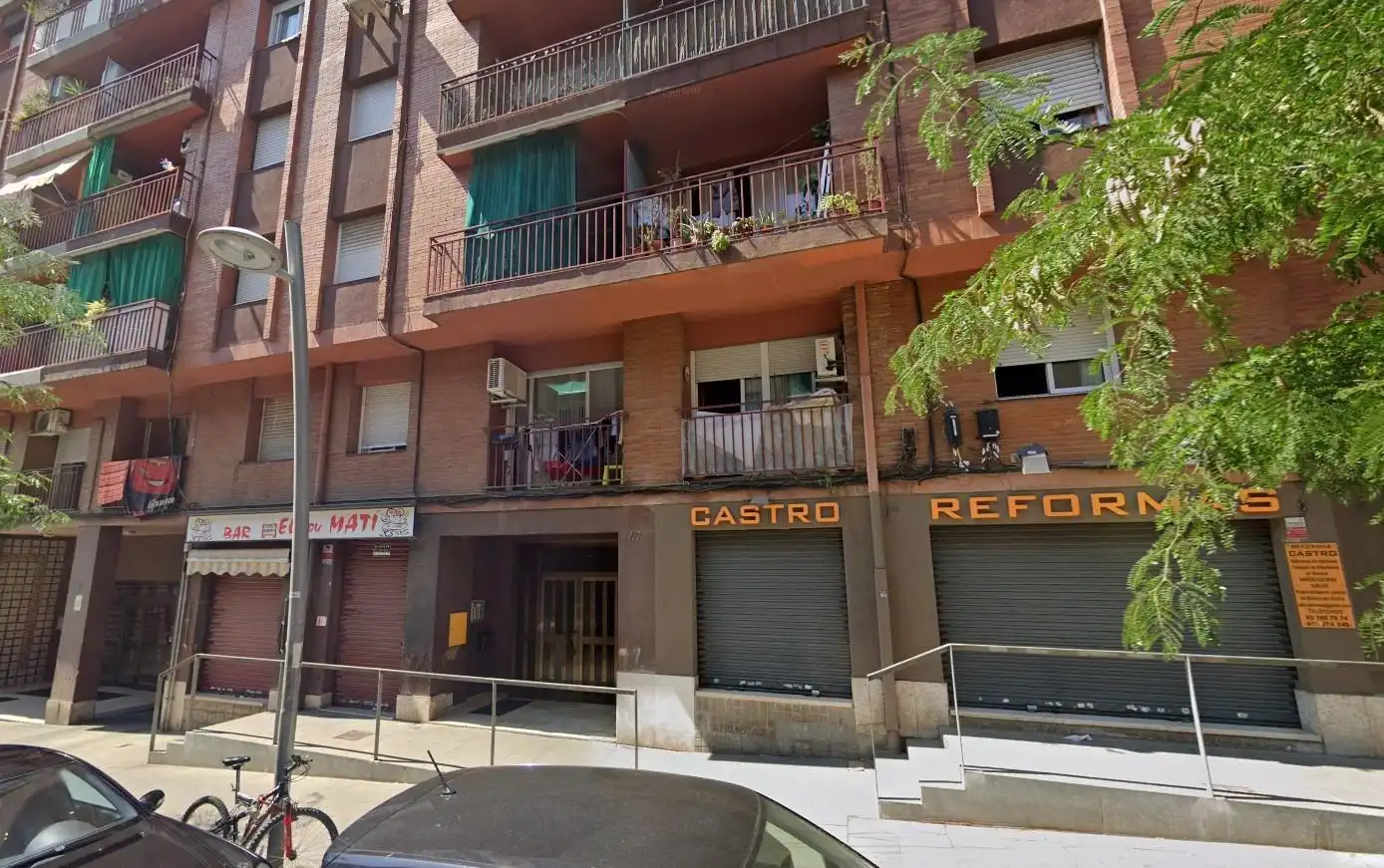 Flat with terrace for sale in DOS DE MAIG 47