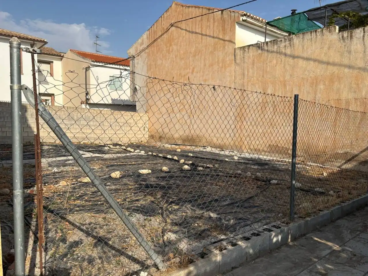 Terreno industrial en venta en Baza