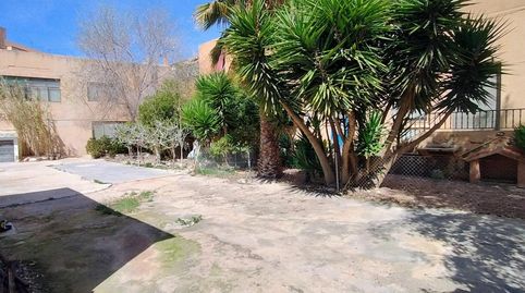 SE VENDE CHALET Y EDIFICIO DE 2 PLANTAS EN PETRER