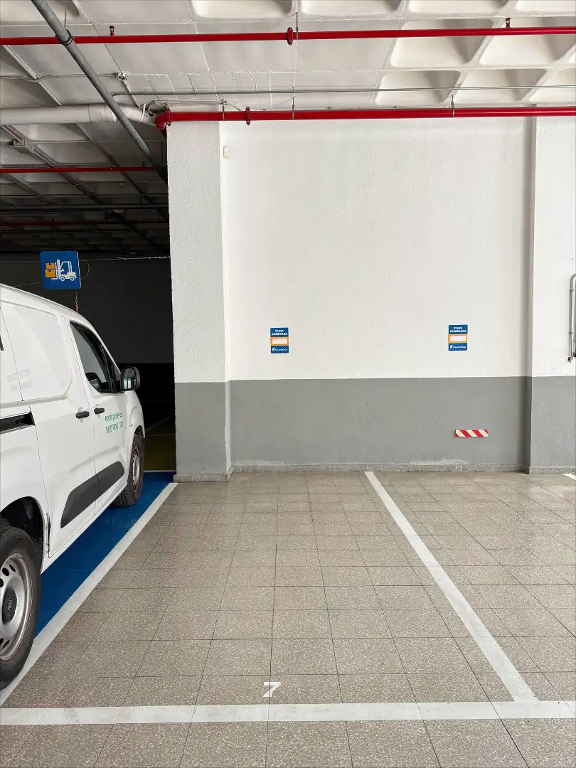 Parking de Garaje de alquiler en Mataró con Alarma