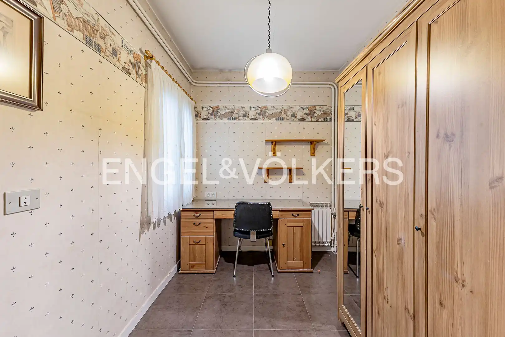 Comedor de Piso en venta en Barcelona con Calefacción y Balcón