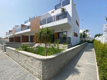 Apartament amb piscina en venda a Pilar de la Horadada ciudad