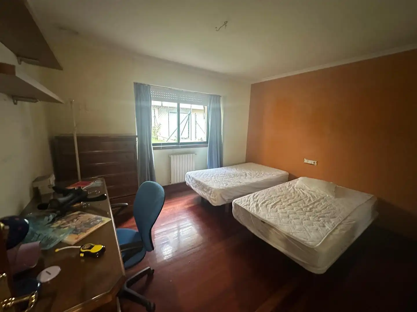 Dormitori de Casa adosada en venda en Ourense Capital  amb Aire condicionat, Jardí privat i Terrassa