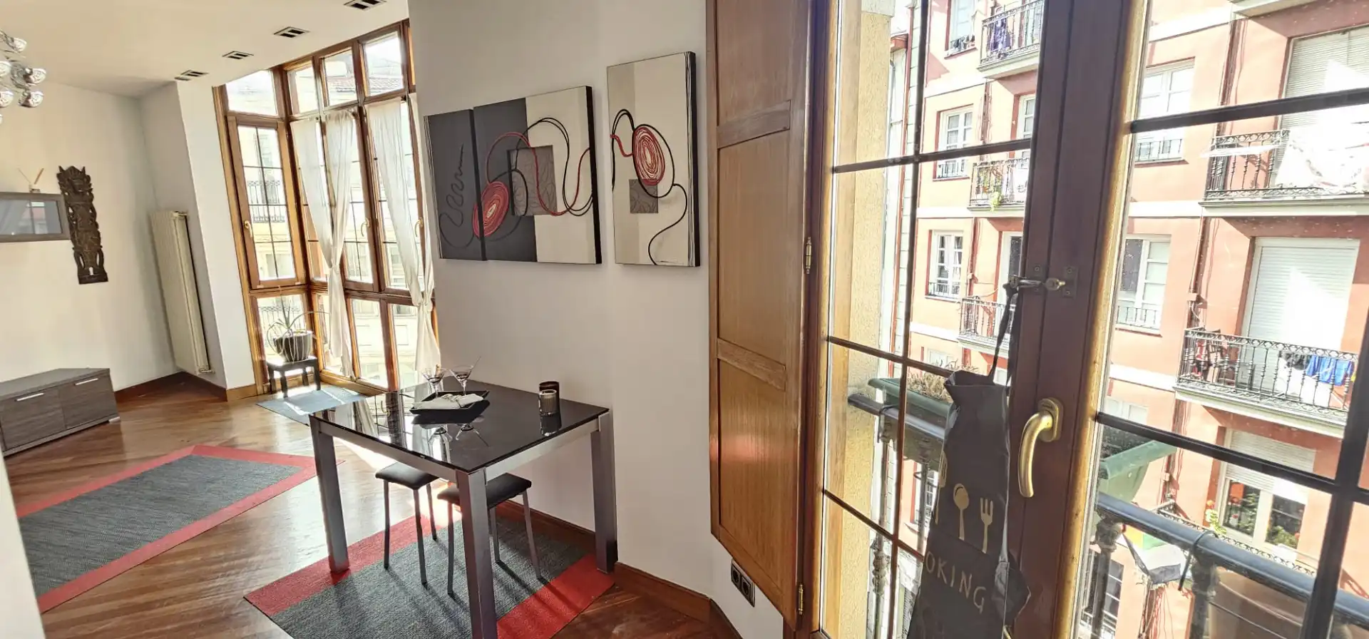 Comedor de Piso en venta en Bilbao  con Calefacción, Parquet y Trastero