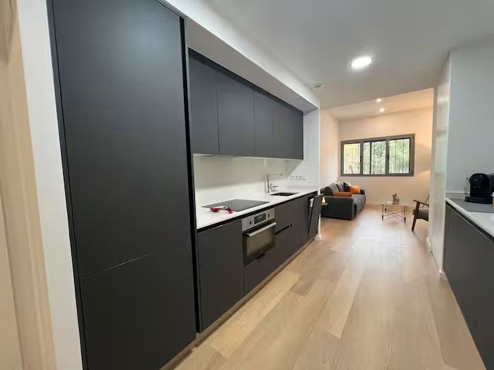 Cuina de Pis de lloguer en  Valencia Capital amb Aire condicionat, Calefacció i Moblat