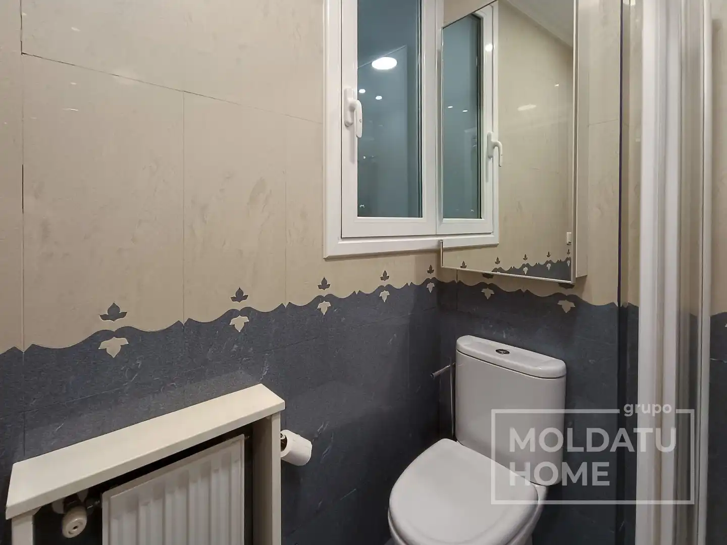 Baño de Piso en venta en Donostia - San Sebastián  con Calefacción y Terraza