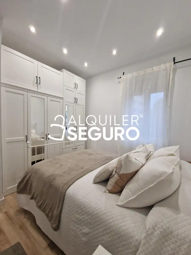 Bedroom of Flat for rent in Barakaldo   with Heating, Terrace and Furnished
