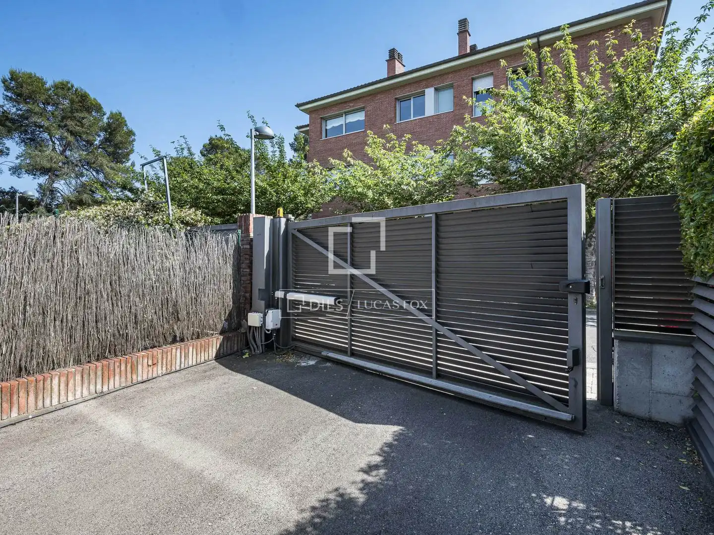 Vista exterior de Pis en venda en Sant Cugat del Vallès amb Aire condicionat, Calefacció i Terrassa