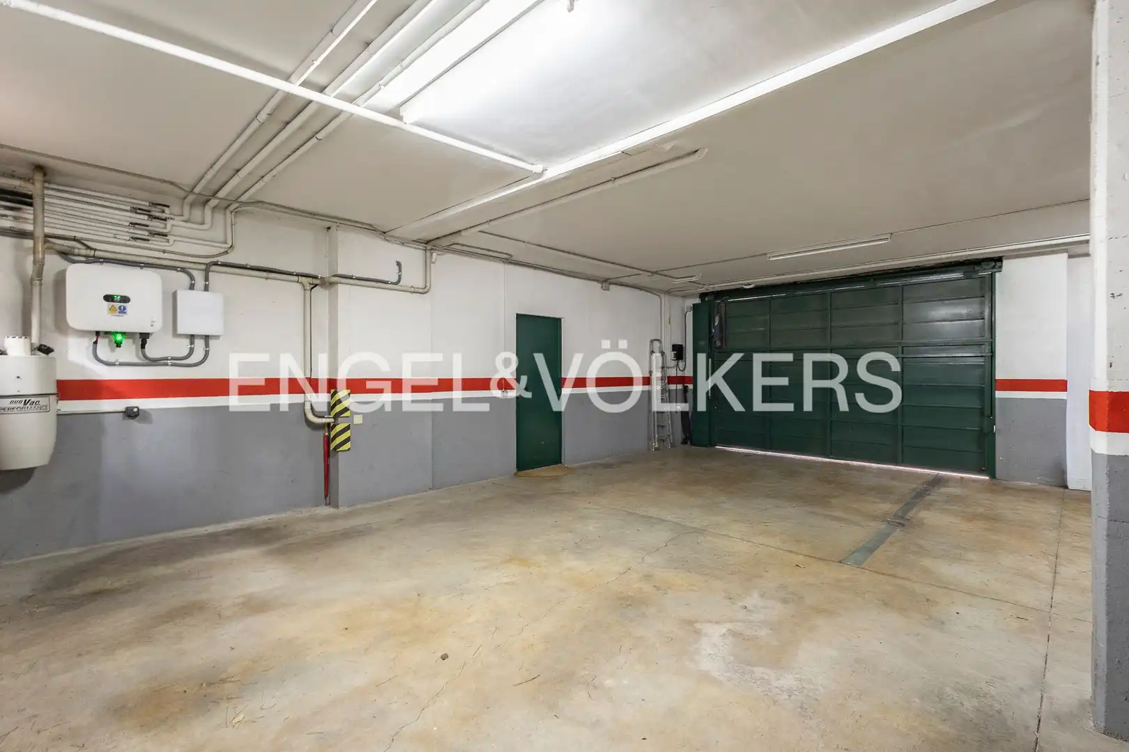 Parking of Houses for sale in Sant Cugat del Vallès  with Heating, Private garden and Parquet flooring
