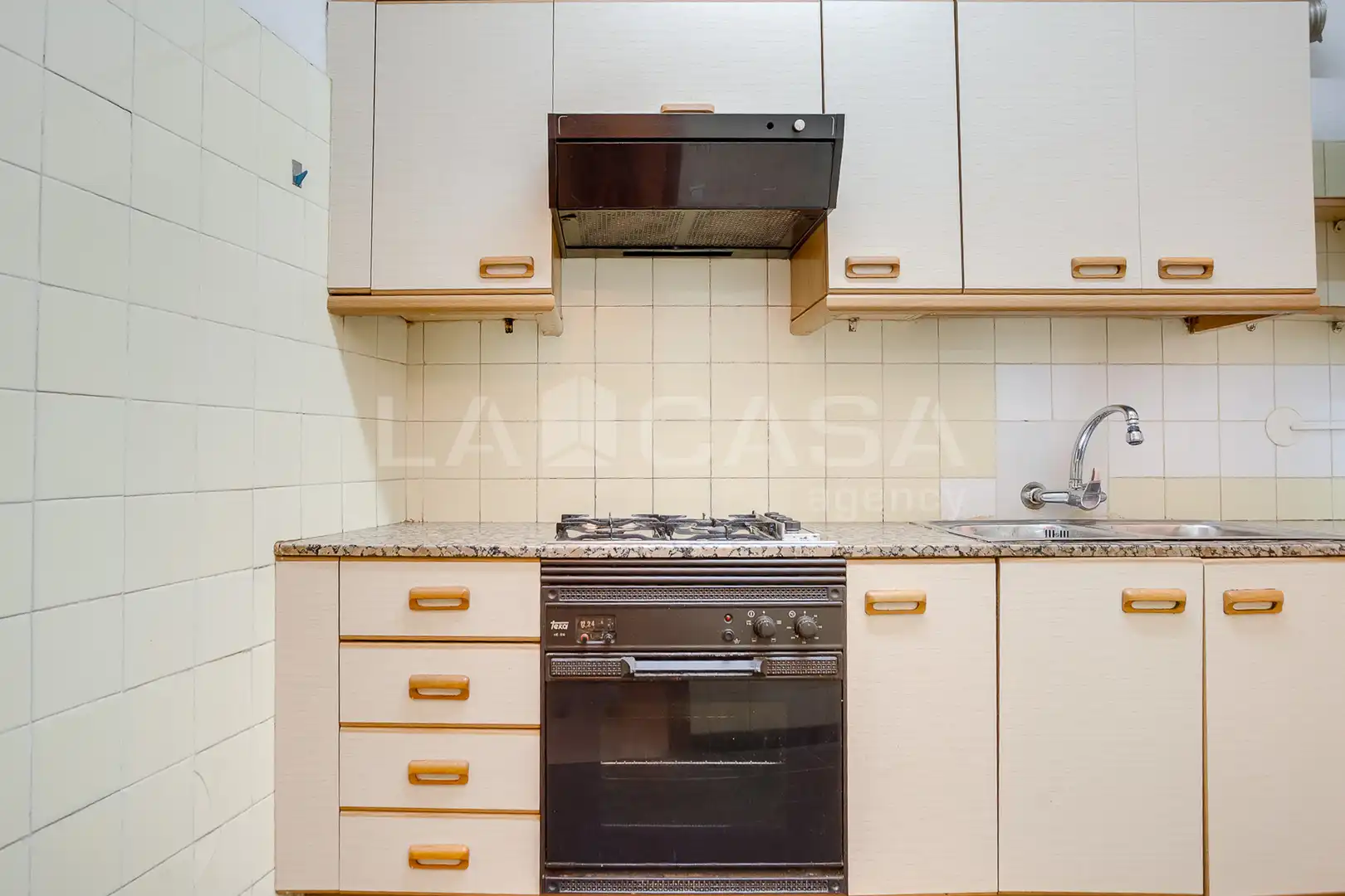 Küche von Wohnung zum Verkauf in Barcelona mit Balkon