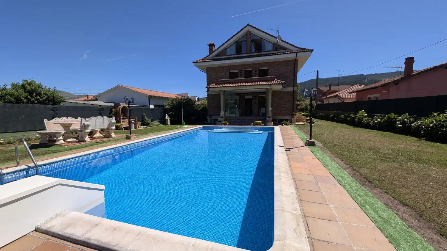 Swimming pool of Houses for sale in Los Corrales de Buelna   with Heating, Private garden and Terrace