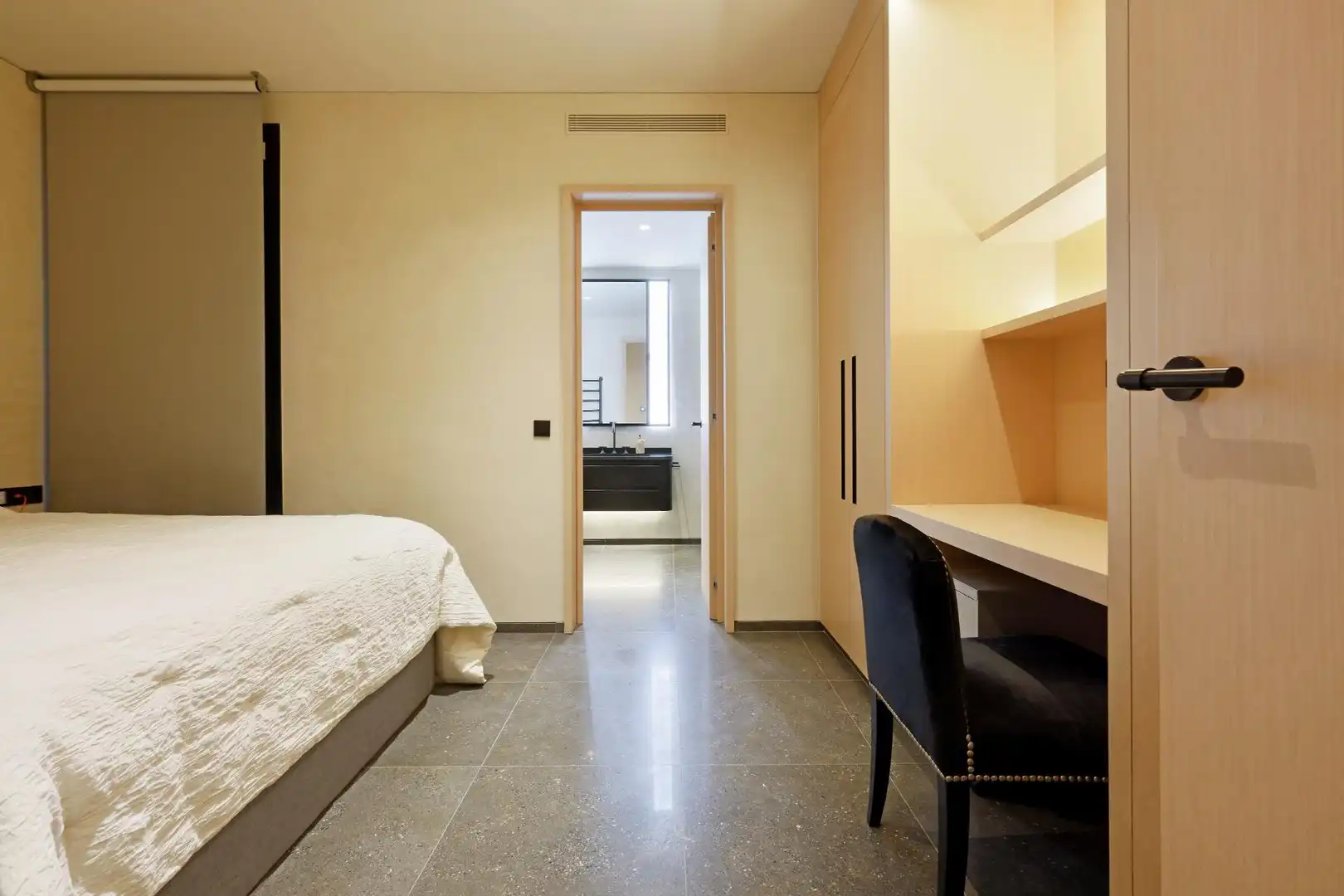 Dormitori de Apartament en venda en Barcelona amb Aire condicionat, Calefacció i Terrassa