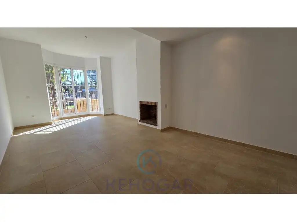 Sala d'estar de Casa o xalet en venda en Dos Hermanas