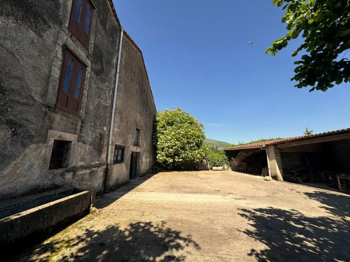 Vista exterior de Casa adosada en venda en Molledo