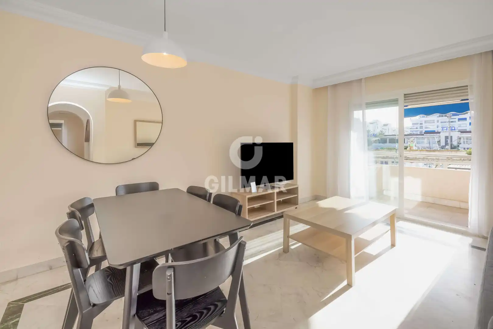 Apartament amb terrassa en venda a Nueva Andalucía, imagen 3