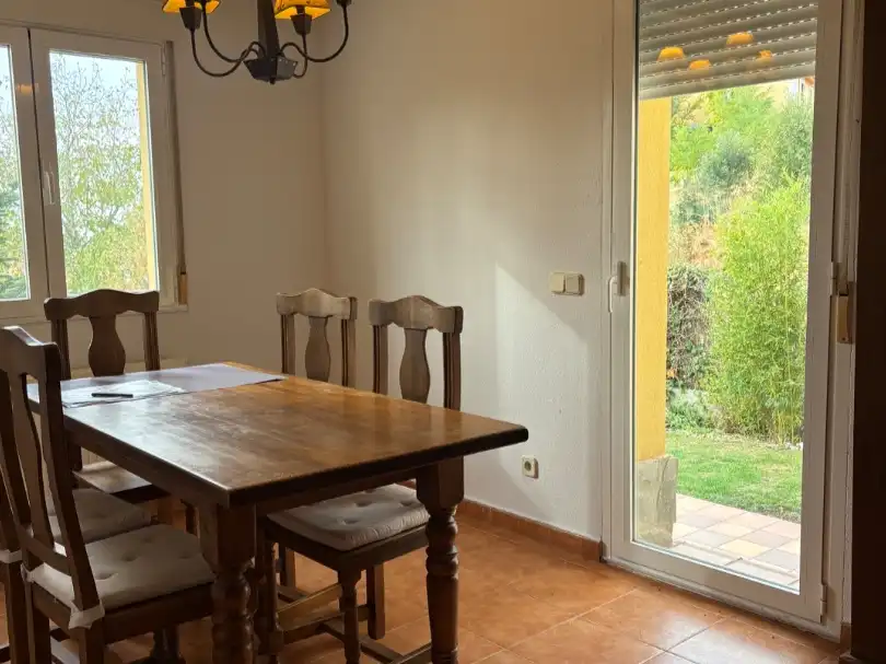 Menjador de Casa o xalet en venda en Miraflores de la Sierra amb Terrassa