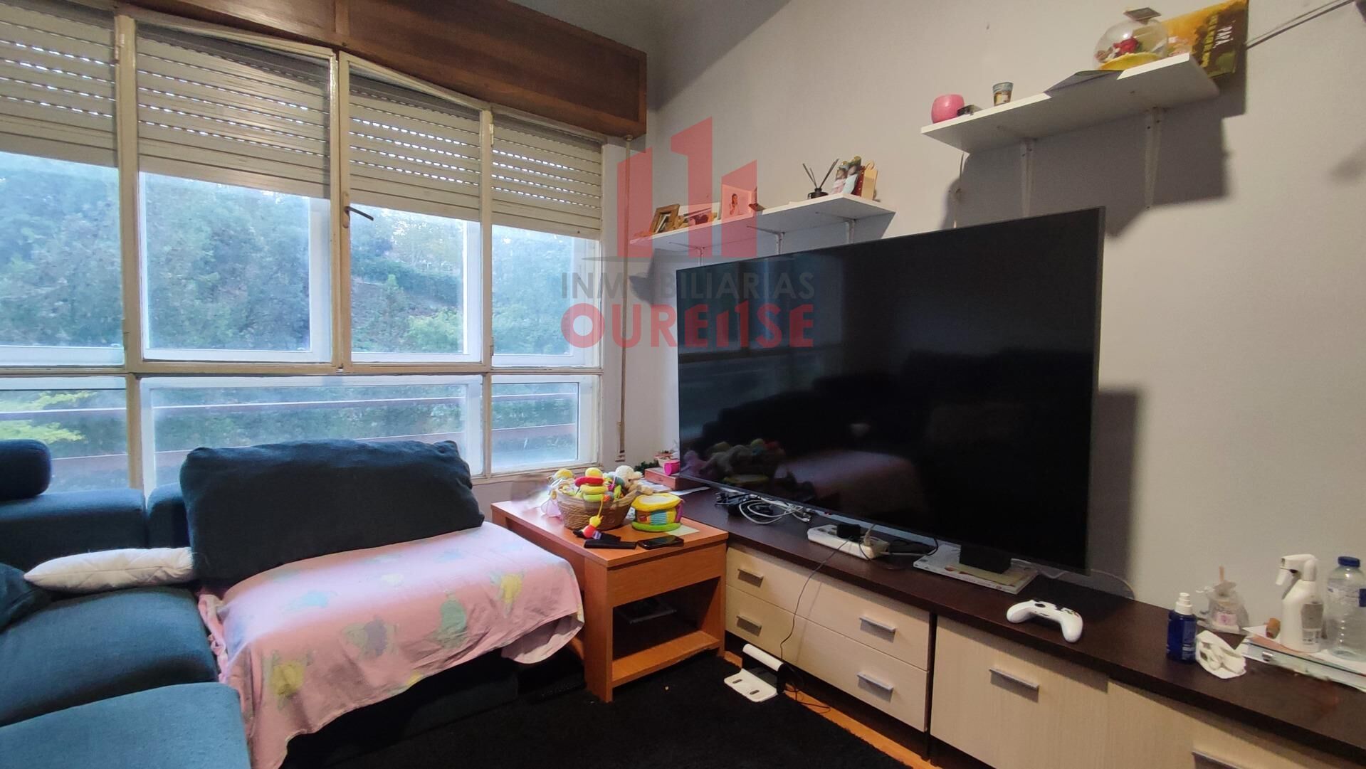 Dormitori de Pis en venda en Ourense Capital  amb Calefacció i Balcó