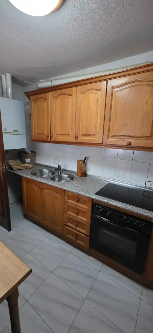 Cuina de Pis en venda en Guijuelo amb Calefacció i Moblat