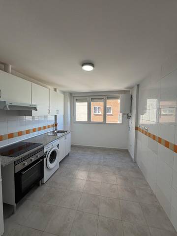 Piso en Alquiler en Calle San Isidro, 4 en Centro de Especialidades