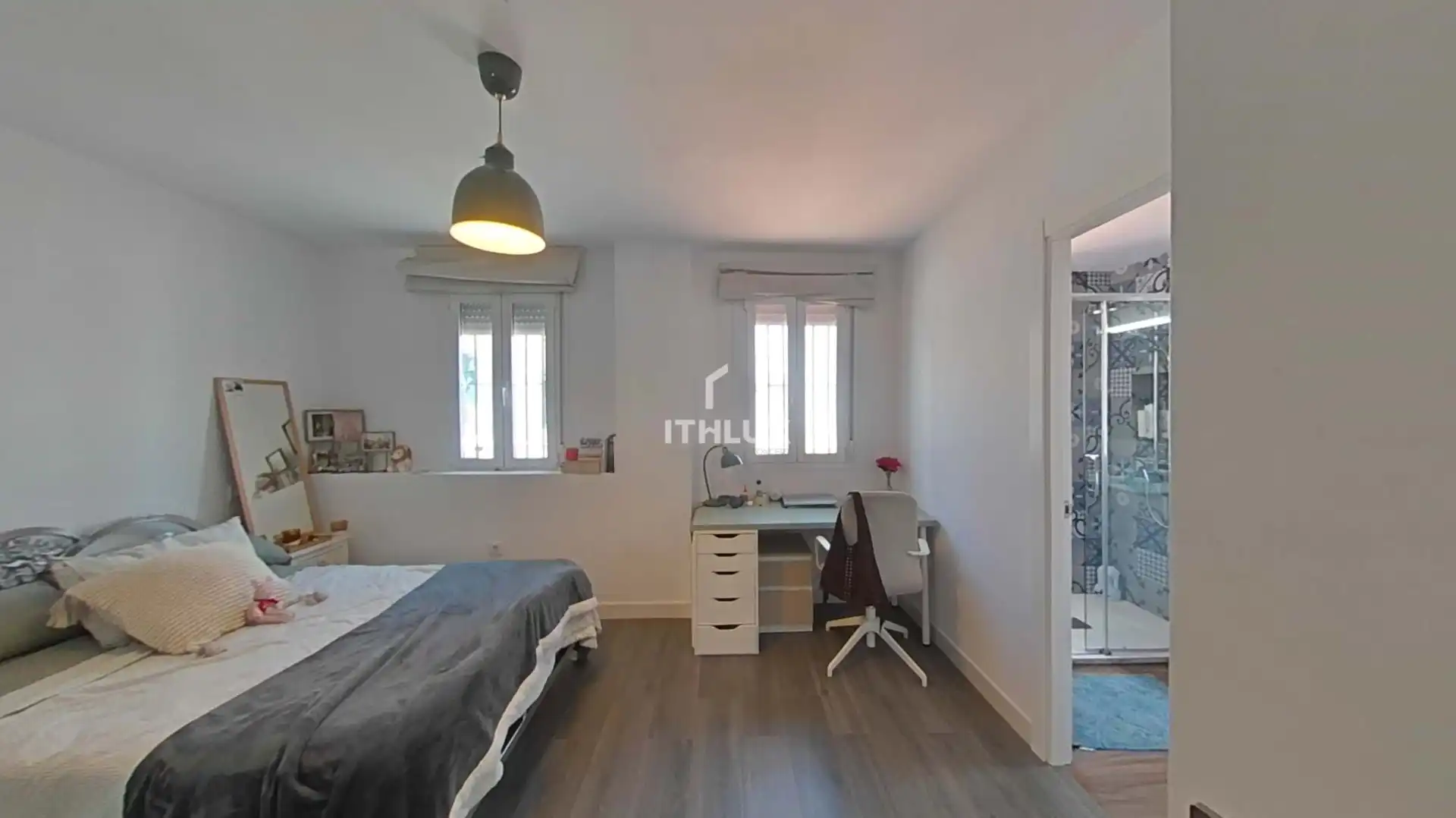 Bedroom of Detached homes for sale in Sevilla  with Air Conditioner, Terrace and Storage room