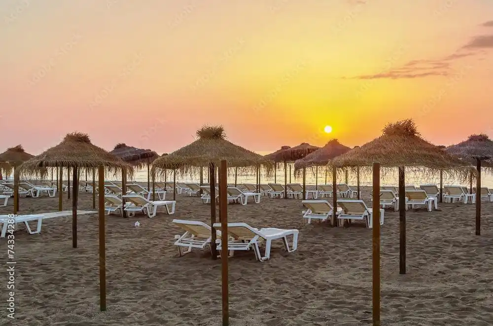 Wohnung zum Verkauf in Torremolinos mit Klimaanlage, Heizung und Privatgarten