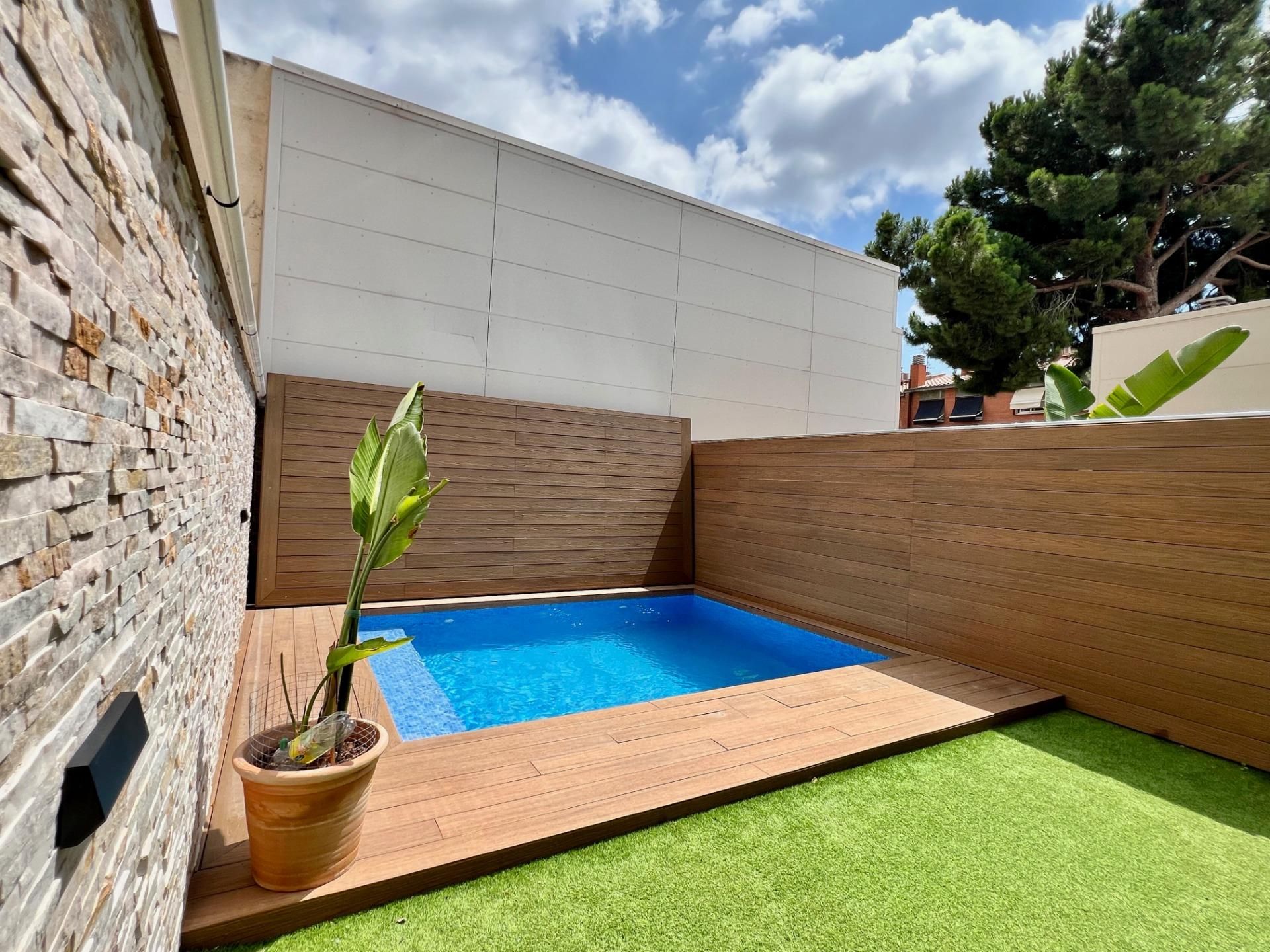 Swimming pool of House or chalet for sale in Sabadell  with Air Conditioner, Heating and Private garden