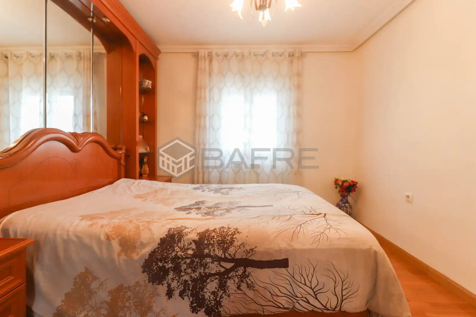 Bedroom of Flat for sale in Madrid  with Air Conditioner, Heating and Parquet flooring