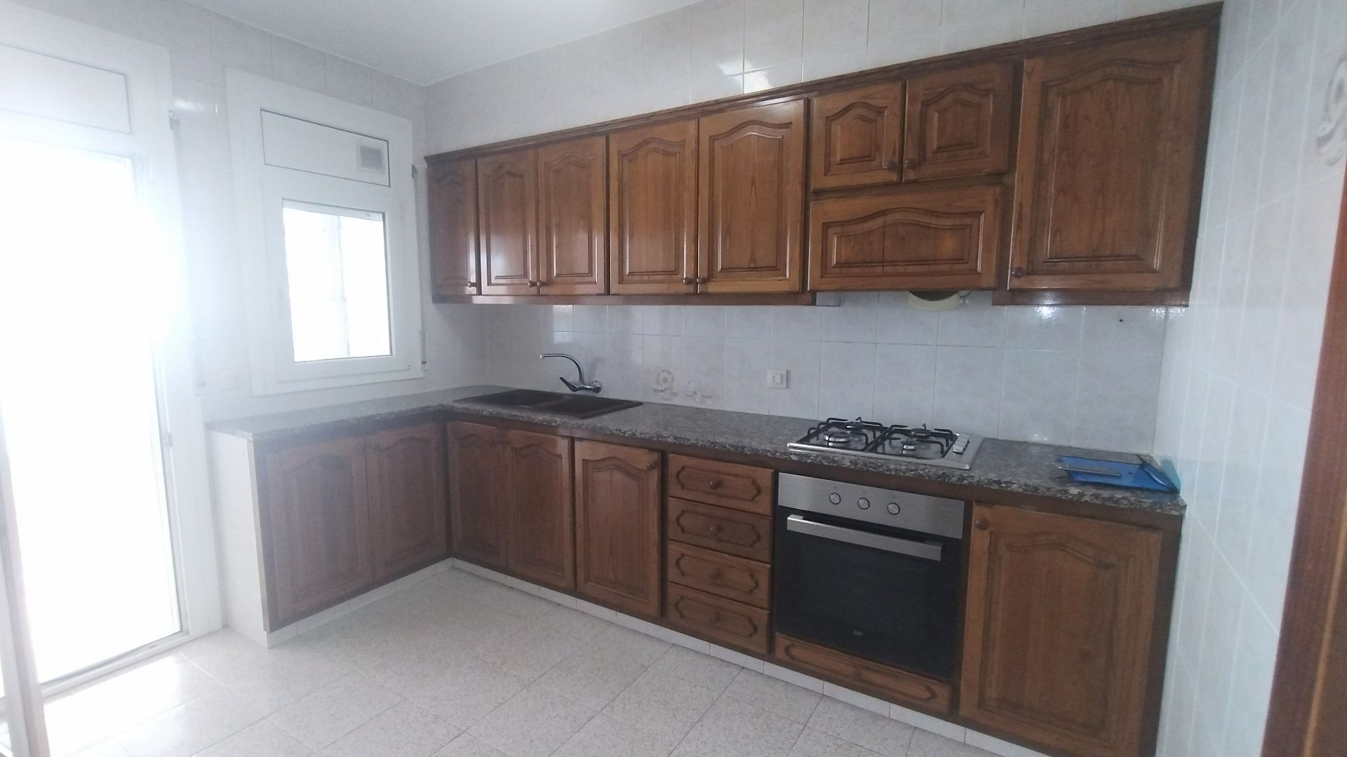 Cuina de Casa o xalet en venda en Salt amb Calefacció, Terrassa i Traster