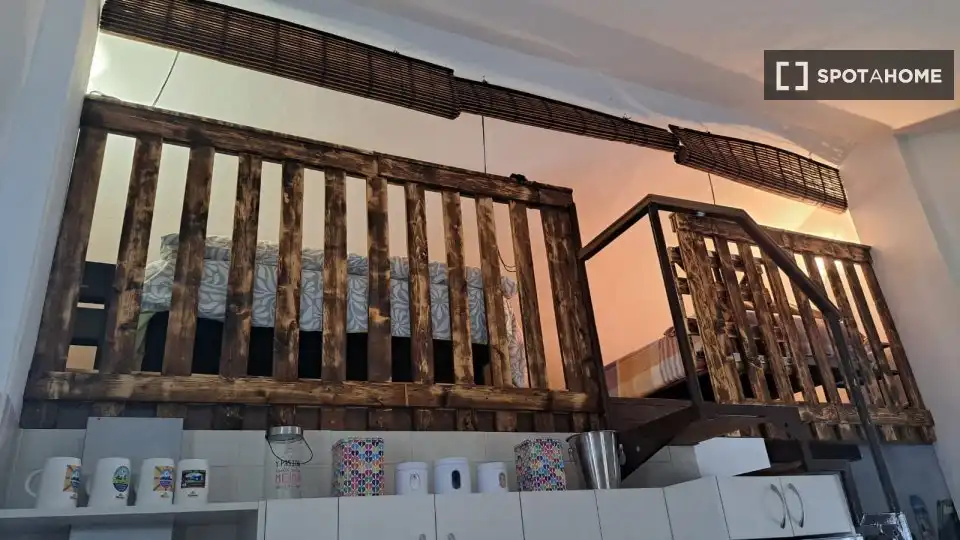 Room in Alozaina
