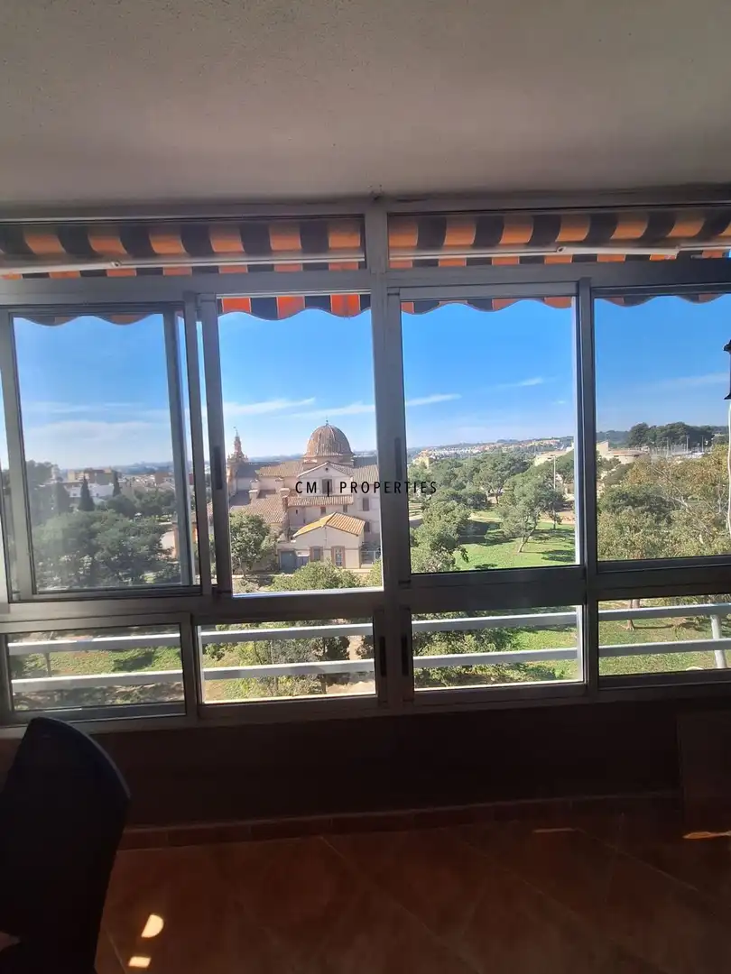 Außenansicht von Wohnung zur Miete in Moncada mit Klimaanlage, Heizung und Terrasse