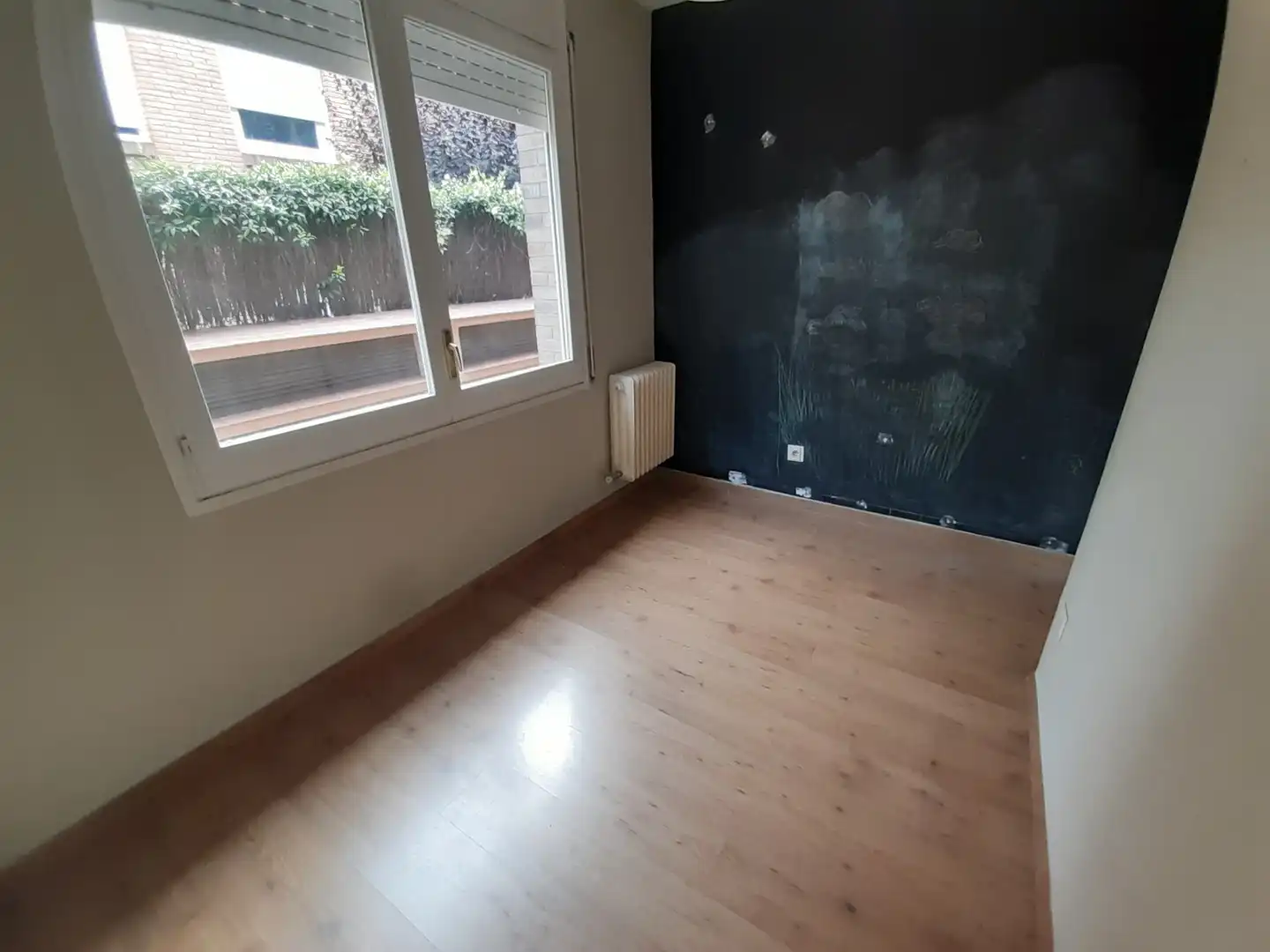 Habitación de Casa adosada en venta en Sant Cugat del Vallès con Calefacción y Terraza
